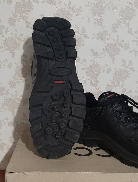 Шкіряні чоловічі напівчеревики Ecco