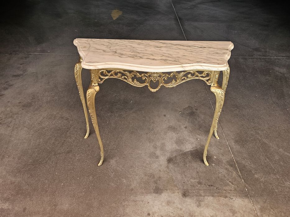 Credência antiga estilo francês