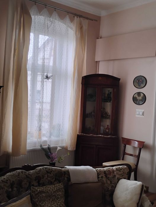 Duży dom na wsi z pokojami do wynajęcia