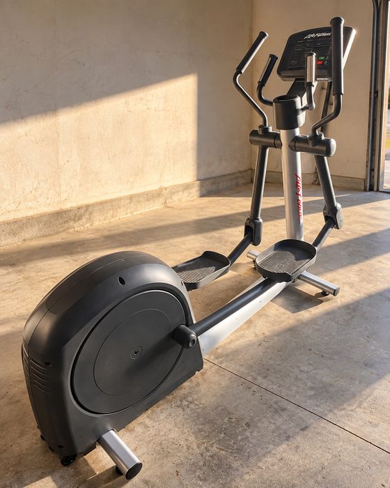 Elíptica Life Fitness OSX / Activate Series — Semi Nova