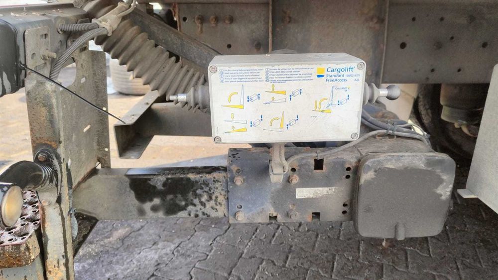 Kontener z windą (12 palet) - Udźwig 1500 kg / Stan Bardzo Dobry