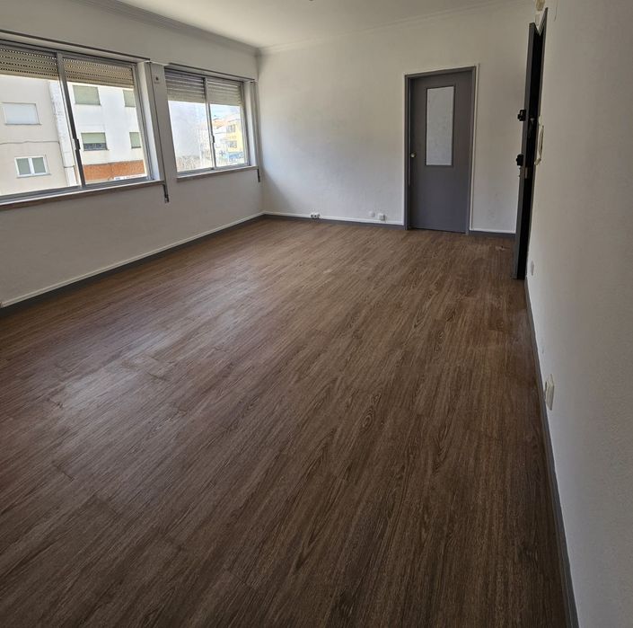 Apartamento T1 aluga-se Cascais