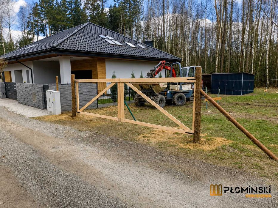 Ogrodzenie budowy z siatki leśnej – materiał i montaż