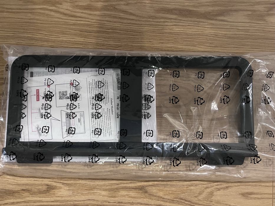 Teclado Yamaha PSR-F52 com suporte