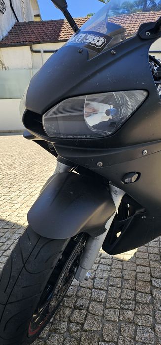 Vendo amaha r6 2001 a precisar de sintonizar carboradores