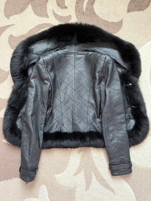 Продам шкіряну куртку Prada з натуральним песцем