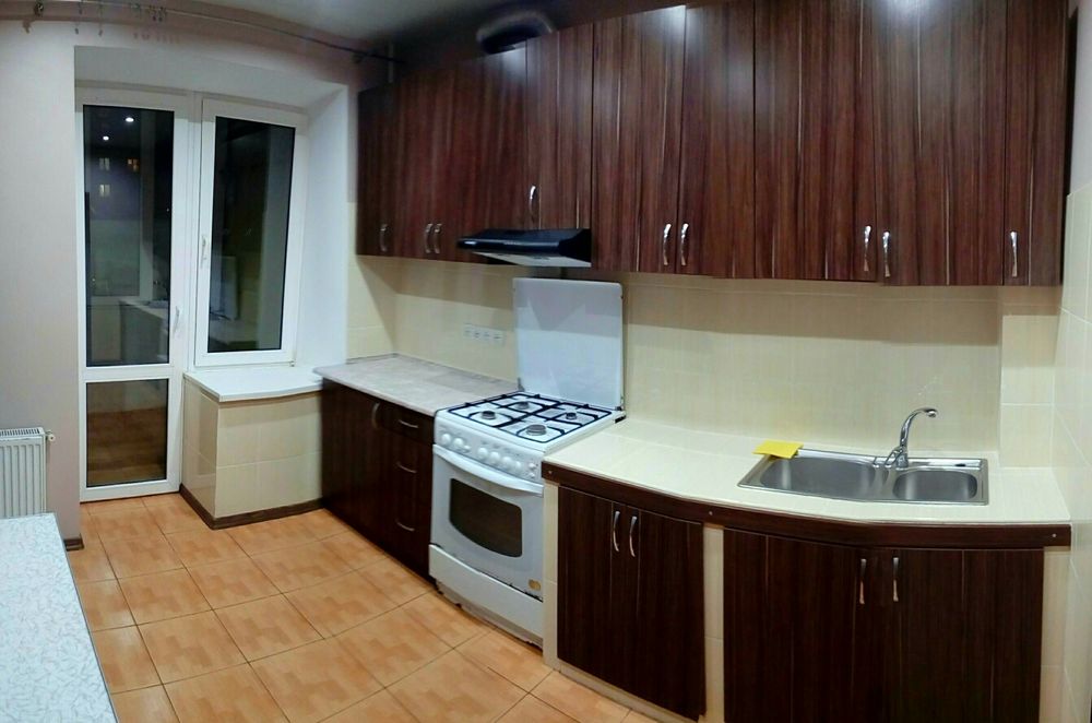 2-кім. Дзеркальна шафа. Район Північний ."Чайка". Подобово. Ціна доби.