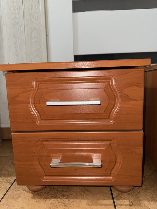 Stoliki nocne z szufladami