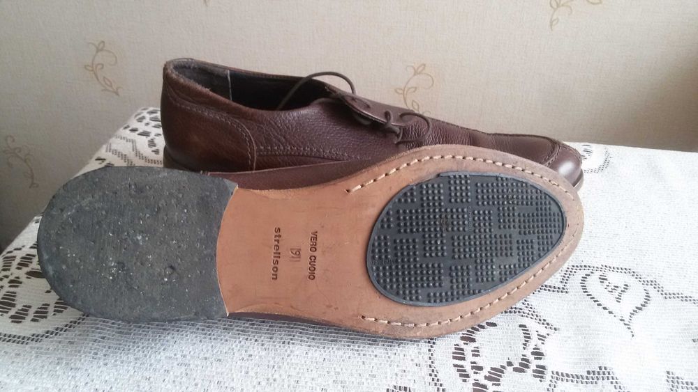 buty ,,split toe shoes"ze skory naturalnej