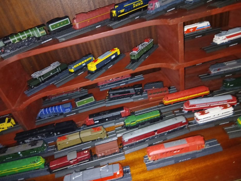Colecao 40 comboios Locomotiva por  240 €