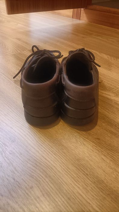 Sapatos tipo vela castanhos unissexo
Tamanho 39
Usados mas em ótimo es