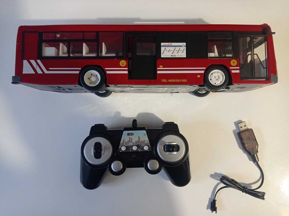 Zdalnie sterowany autobus