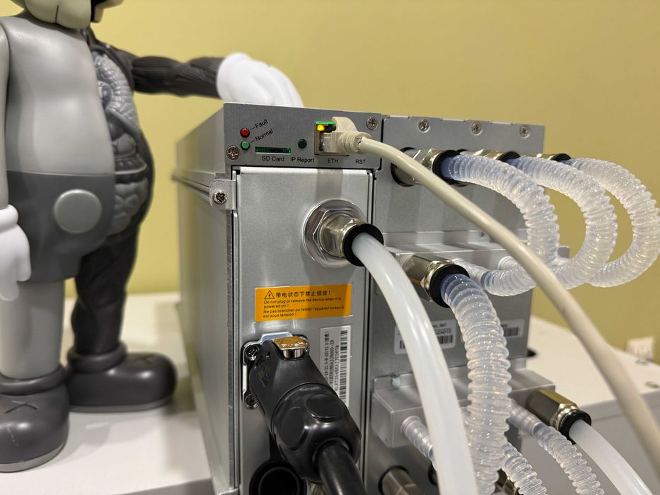 Нові Майнери Asic Antminer S21+ Hydro 358 Th, в наявності, CV, 380v