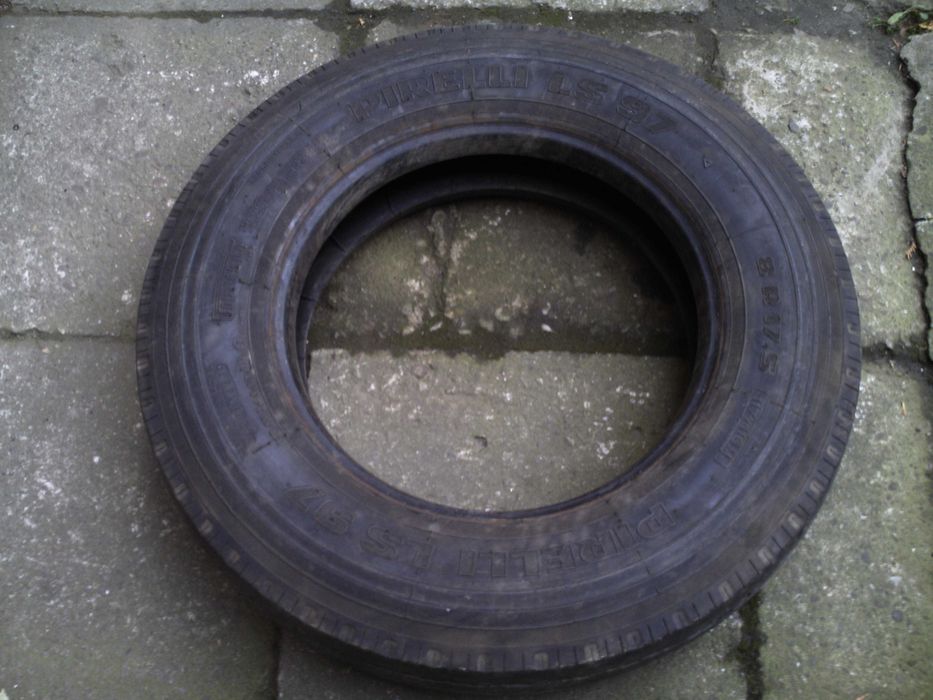 opony R 8 x 17,5 pirelli ,do przyczepy ,dwukołówki wóz kombajn przyczepka ciągnik samoróbka