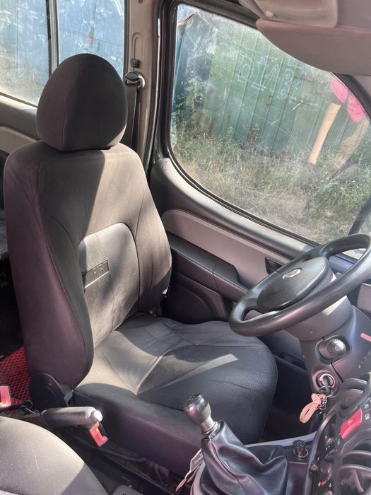 Автомобиль Fiat Doblo