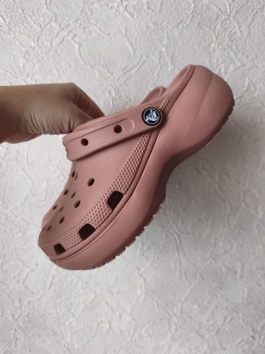 Crocs classic platform clog