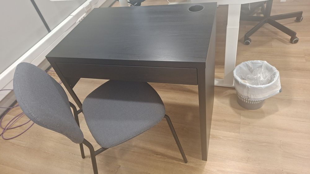 Conjunto Secretária Pequena + Cadeira IKEA