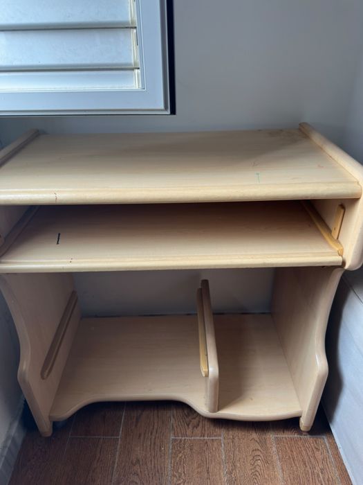 Secretaria/ mesa para computador