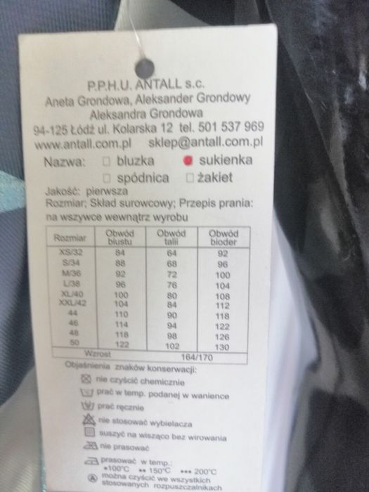 Piękna sukienka imprezowa.
