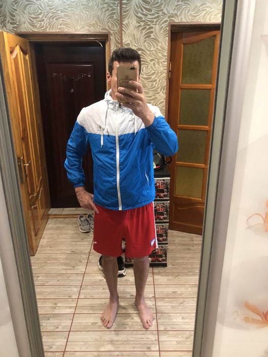 Спортивна ветрівка AERDIDA