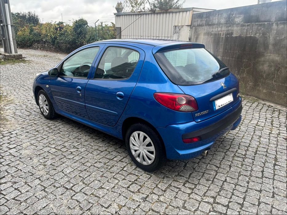 Peugeot 206 + 1.1 com 153mil Klm 2009