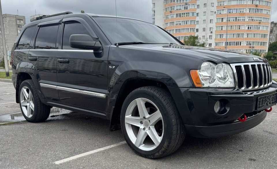 Jeep Grand Cherokee 2005
III покоління/WK  5.7i AT 4WD Limited
