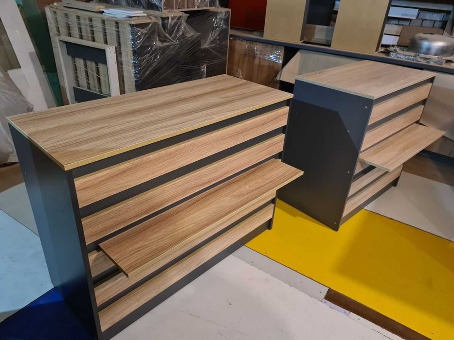 Прилавок касовий, В наявності. Стіл продавця, торговий прилавок