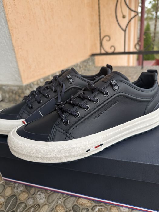 Шкіряні кросівки Tommy Hilfiger
