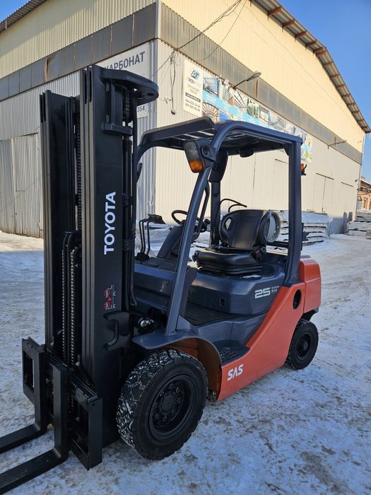 Навантажувач Toyota газ/бензин. Вилочный погрузчик Тойота 2,5 тонни