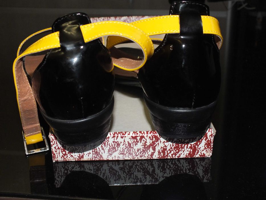 Босоніжки жіночі