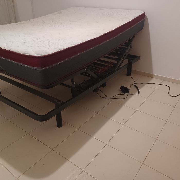 Cama articulada como nova
