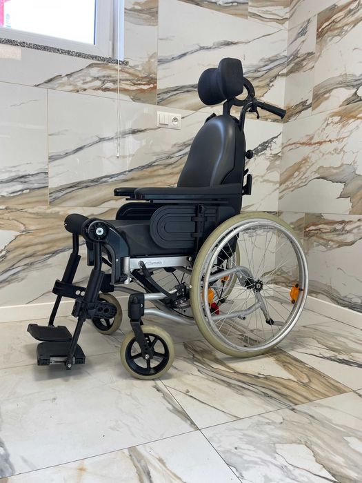 Invacare Rea Clematis 39 - wózek inwalidzki specjalny
