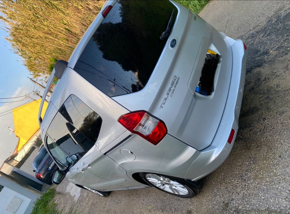 Ford tourneo courier