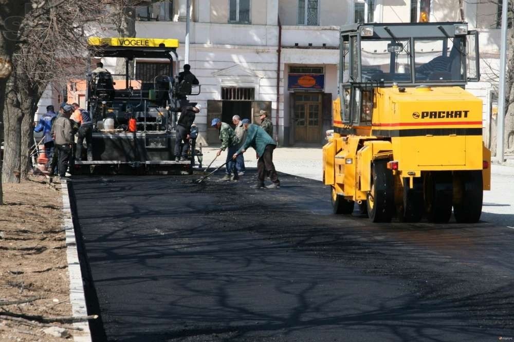 Асфальтирование. Асфальтування доріг. Укладання асфальту і бруківка.