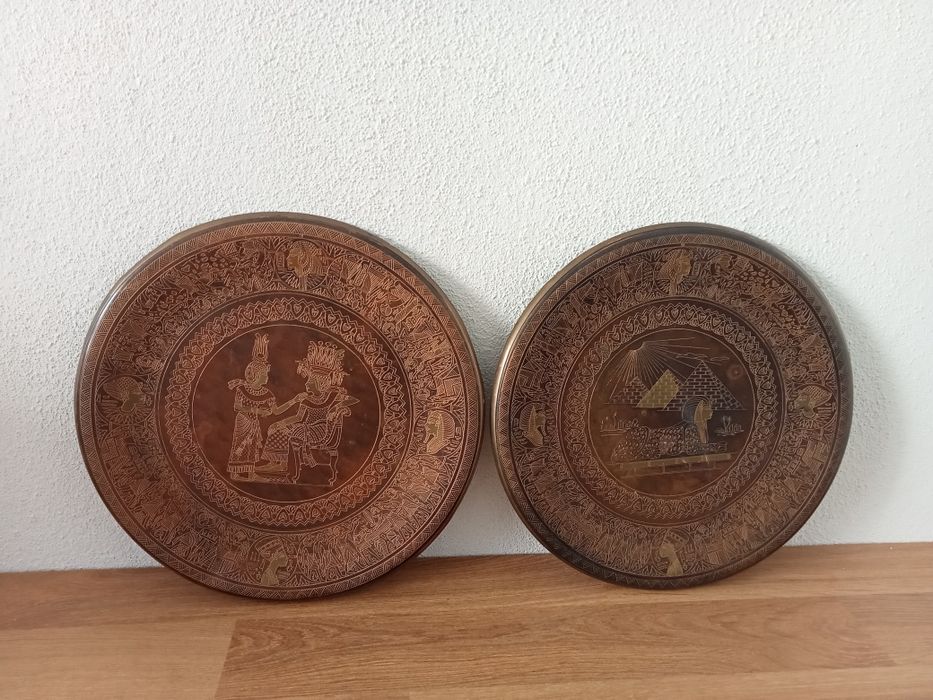 Pratos decorativos em Latão