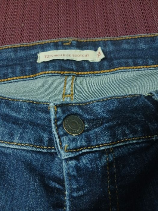 Джинси жіночі Levi's bootcut 725