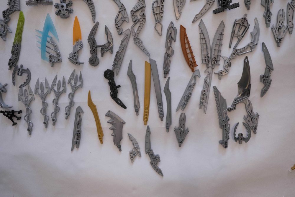 Lego bionicle części , dużo części, broń #1I