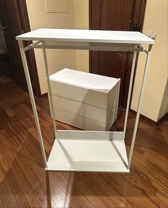 Bengaleiro ou Rouperio IKEA muito Funcional como Novo