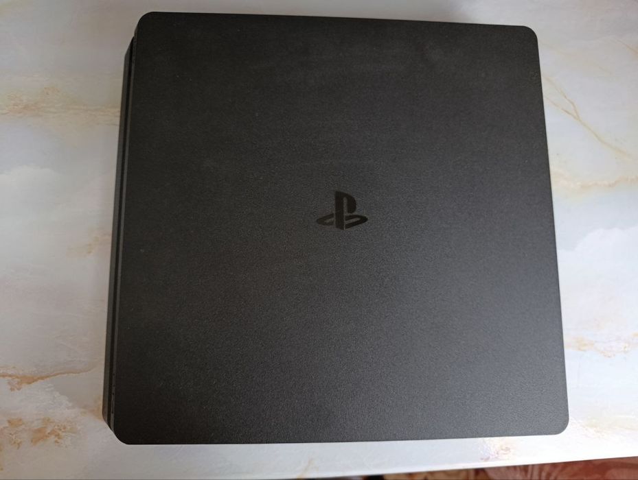 В продаже Sony PlayStation 4 на 1Тб памяти