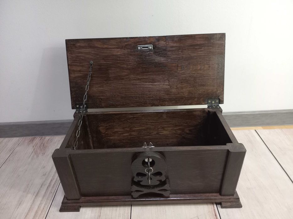 skrzynia Piracka z trupią czaszką - rustykalna, zamykana na kluczyk!!