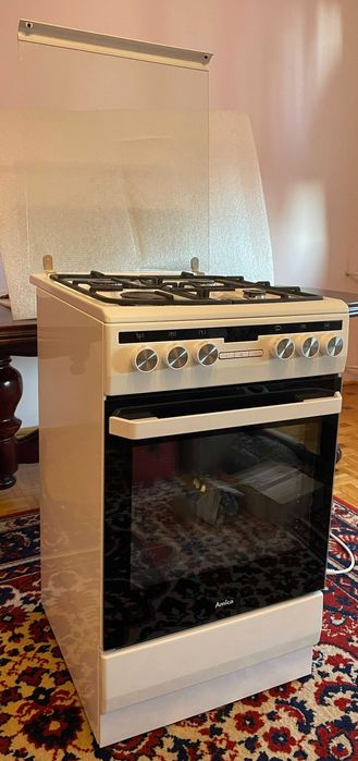 Kuchenka gazowa Amica z temroobiegiem i rożnem