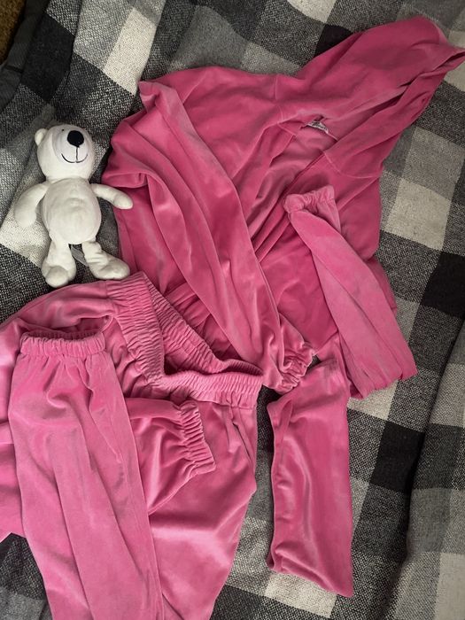 Велюровий спортивний костюм жіночий