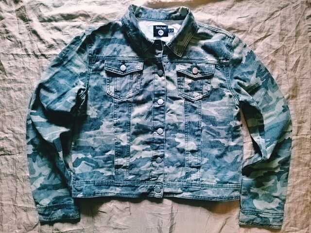 Женская джинсовая куртка камуфляж Boohoo Blue