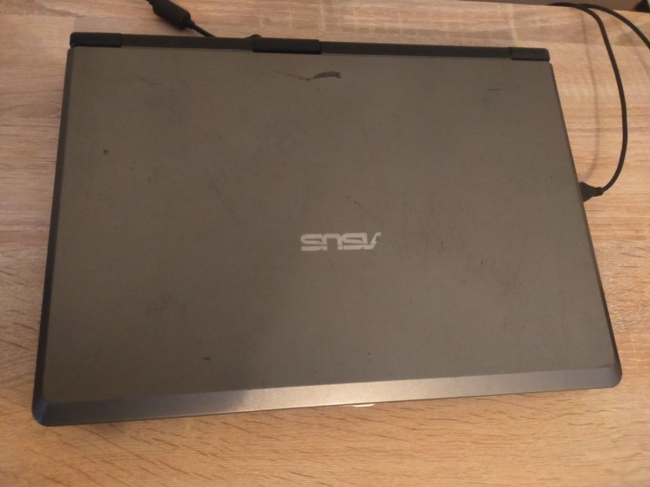 Ноутбук ASUS X51R  . Працює добре !