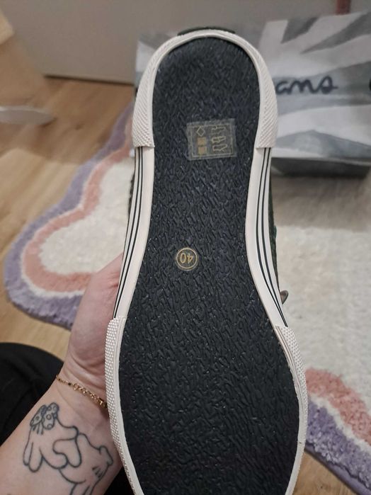 Trampki sztruksowe damskie