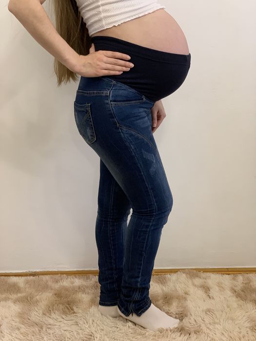 Джинси, кофта та бандаж для вагітних