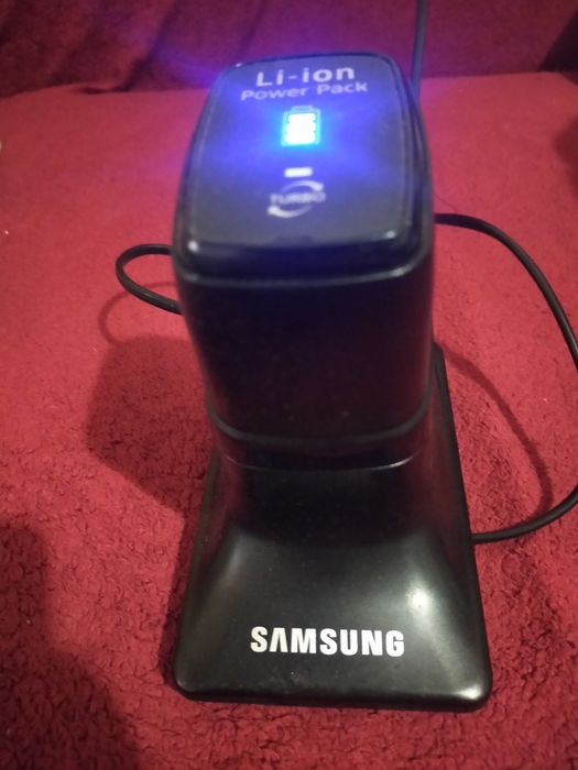 Продам пылесос, електро веник.