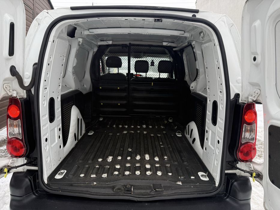 Wynajem Citroen Berlingo Long BUS | Dostawczy