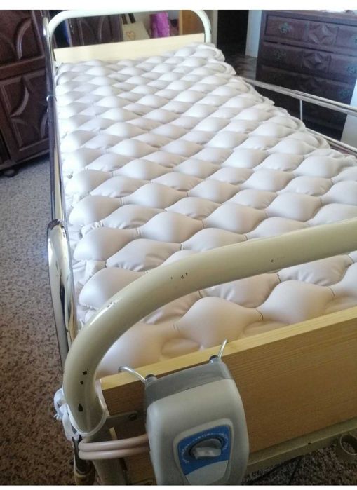 Cama manual articulada, com colchão anti escaras