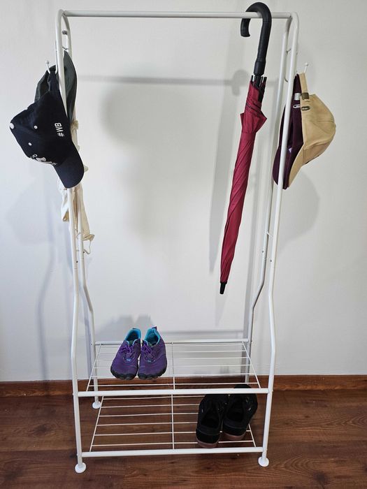 Cabideira e sapateria metálico em Almada